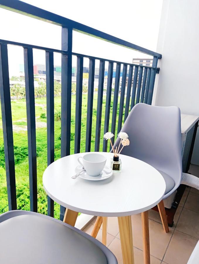 מנילה Shore 2 Residences 1Br Deluxe Room In Moa Complex מראה חיצוני תמונה
