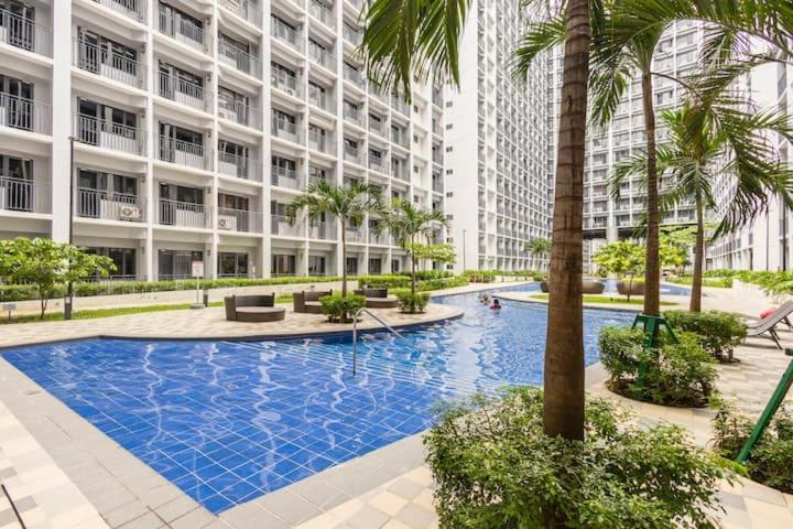 מנילה Shore 2 Residences 1Br Deluxe Room In Moa Complex מראה חיצוני תמונה