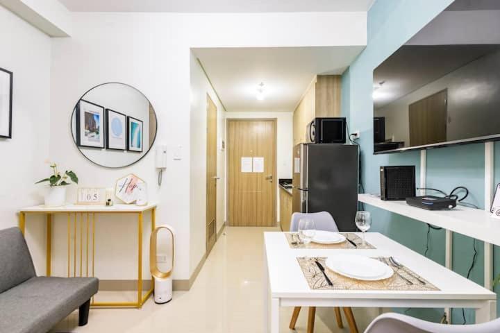 מנילה Shore 2 Residences 1Br Deluxe Room In Moa Complex מראה חיצוני תמונה